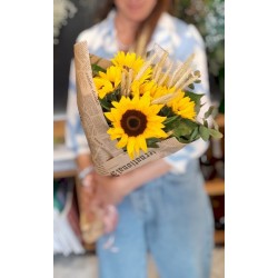 Ανθοδέσμη με Ήλιους , Στάχυα , Χρυσάνθεμα , Σολιντάγκο και διάφορα φύλλα φθινωπορινά 