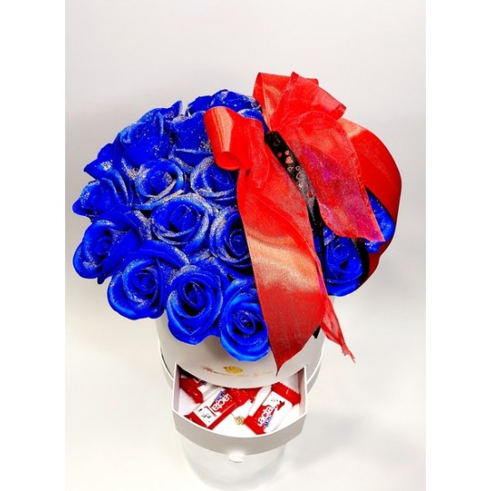 Λευκή καπελιέρα κουτί με συρτάρι και τριαντάφυλλα Σαπουνιού μπλε με κόσμημα 